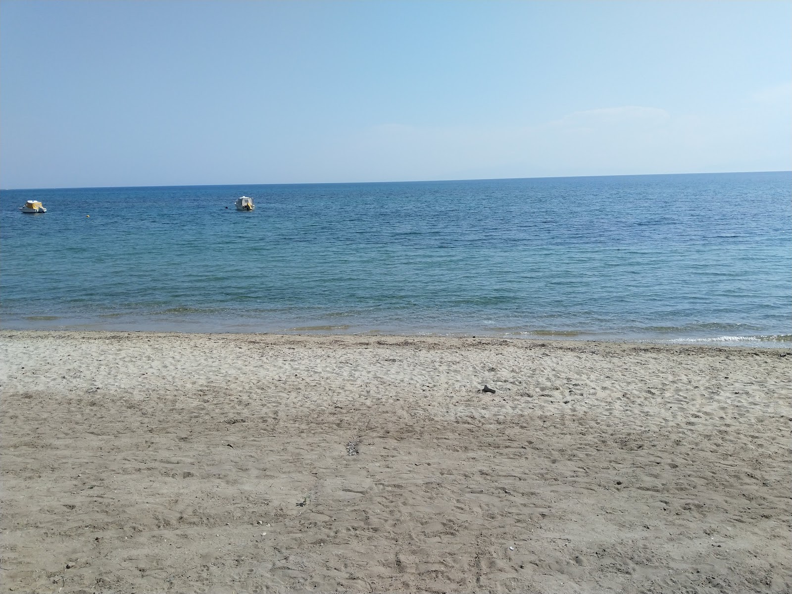 Photo de Ntouraki Beach et le règlement