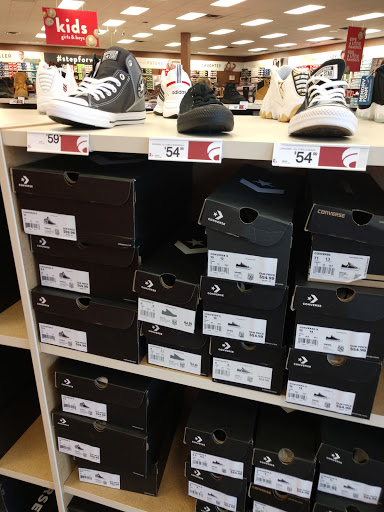 Shoe Store «Famous Footwear», reviews and photos, 2265 Walker Lake Rd, Mansfield, OH 44903, USA