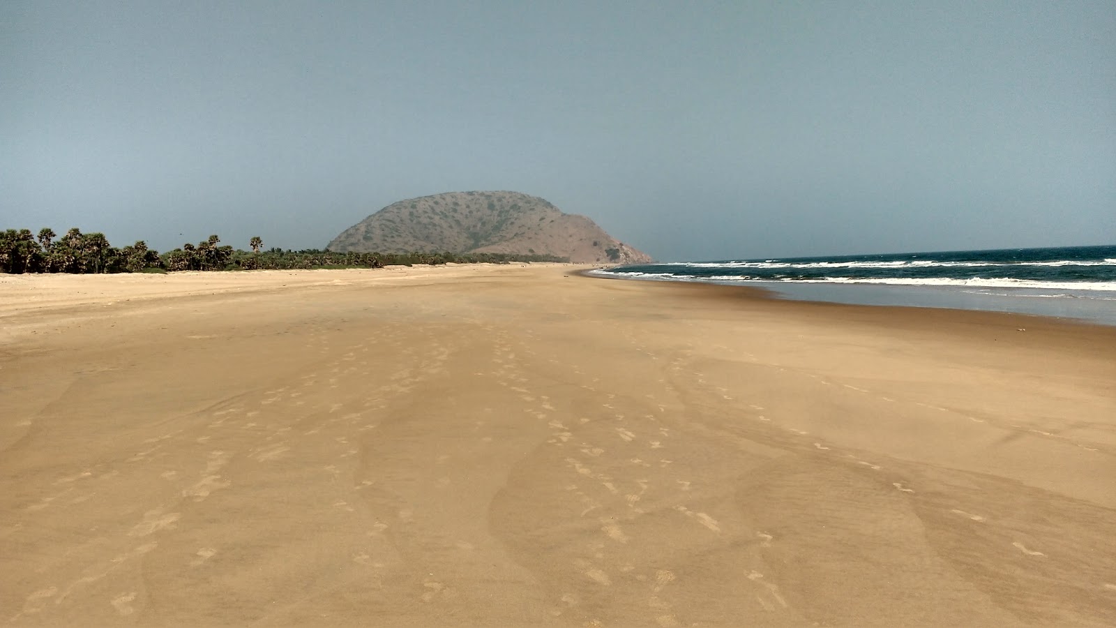 Photo de Rambilli Beach avec un niveau de propreté de partiellement propre