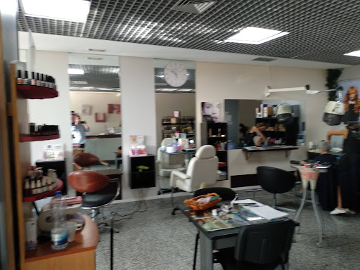 Peluquería Auga C.B. en A lama, Pontevedra