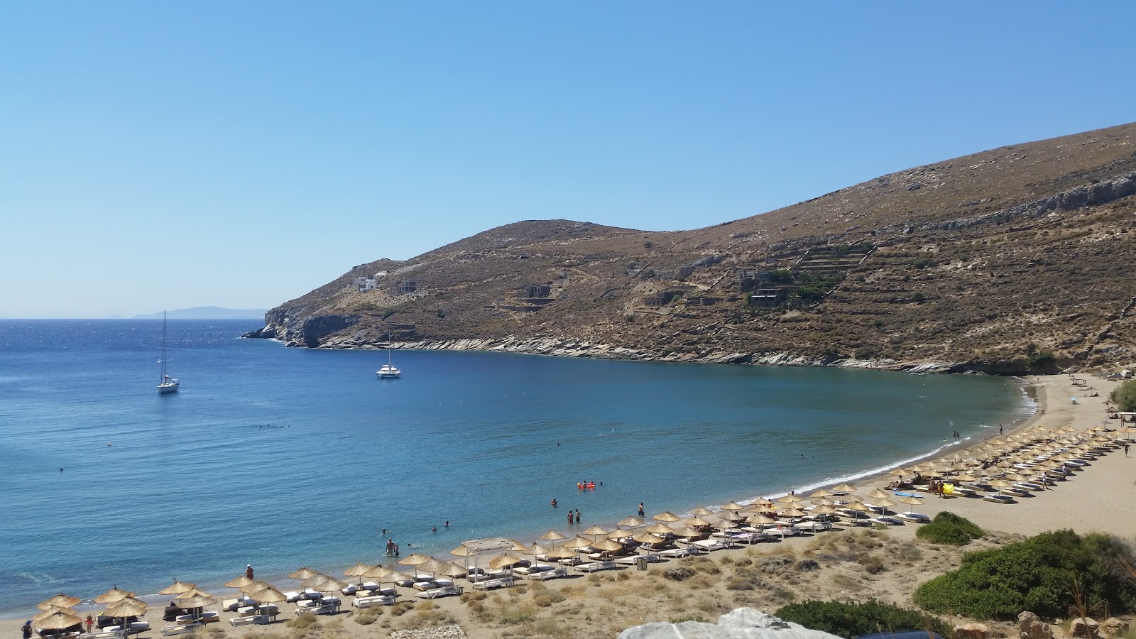 Zdjęcie Spathi beach położony w naturalnym obszarze