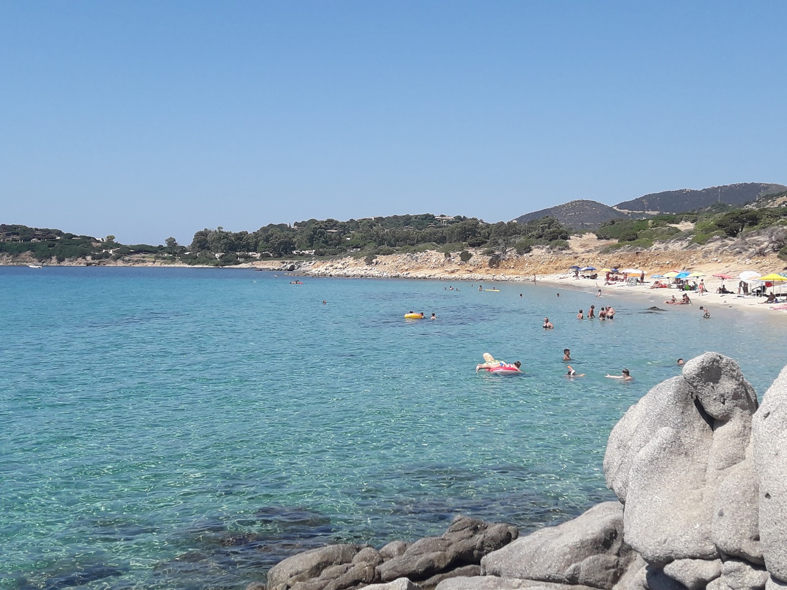 Foto van Spiaggia Is Piscadeddus met hoog niveau van netheid