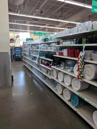 Dollar Store «Dollar Tree», reviews and photos, 806 Pelham Pkwy #4, Pelham, NY 10803, USA