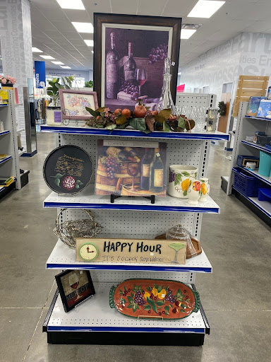 Thrift Store «Goodwill Petersburg Retail Store», reviews and photos