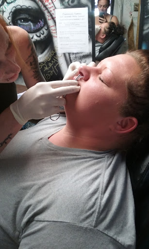 Tattoo Shop «Paparazzi Tattoos & Bod», reviews and photos, 408 S 11th St, Niles, MI 49120, USA