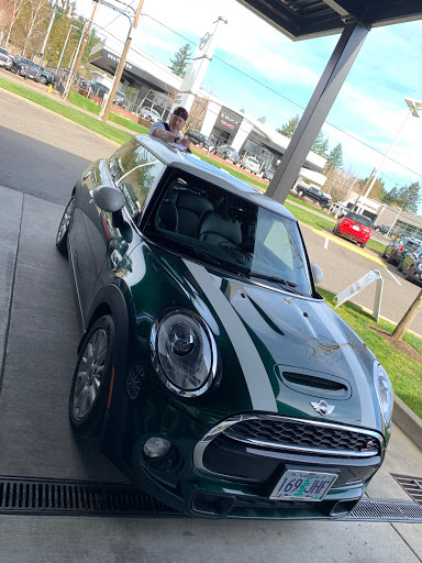 Used Car Dealer «MINI of Portland», reviews and photos, 9134 SW Canyon Rd, Portland, OR 97225, USA