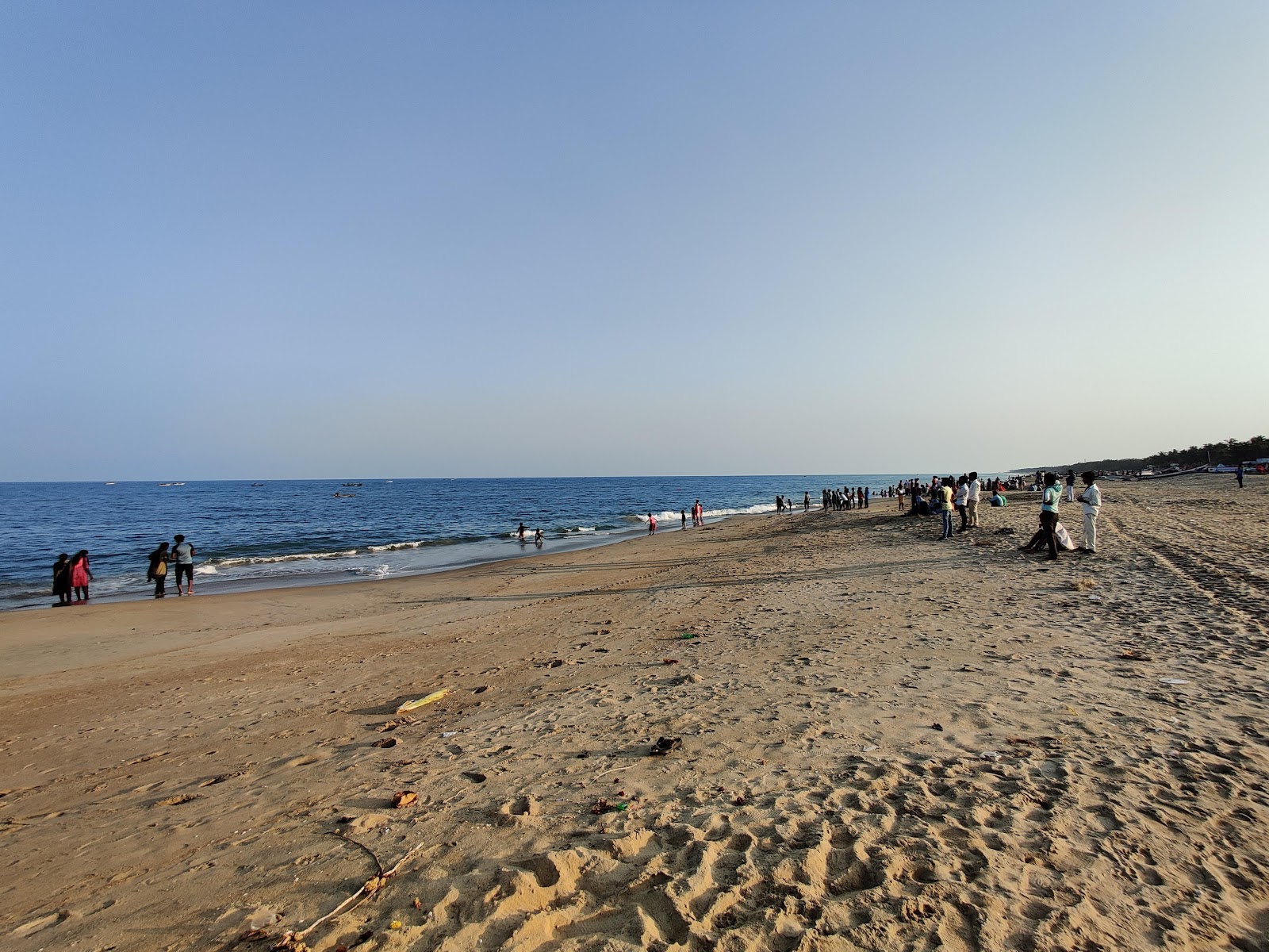Fotografija Meyyur Kuppam Beach z svetel pesek površino
