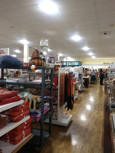 Department Store «HomeGoods», reviews and photos, 2715 W Market St #180, Fairlawn, OH 44333, USA