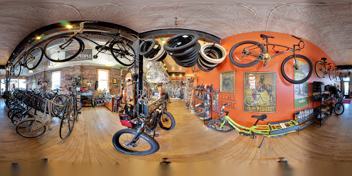 Bicycle Store «Ichi Bike», reviews and photos, 311 E Walnut St, Des Moines, IA 50309, USA
