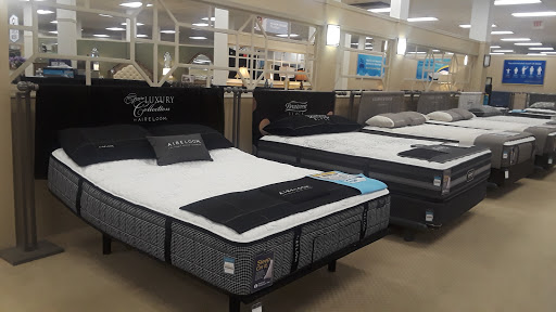 Furniture Store «Raymour & Flanigan Furniture and Mattress Store», reviews and photos, 1400 Rocky Run Pkwy, Wilmington, DE 19803, USA