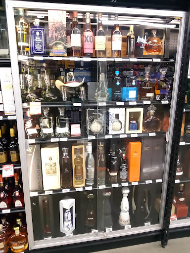 Liquor Store «Liquor Barn», reviews and photos, 287 E Dundee Rd, Wheeling, IL 60090, USA