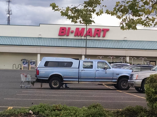 Department Store «Bi-Mart», reviews and photos, 514 W Main St, Molalla, OR 97038, USA