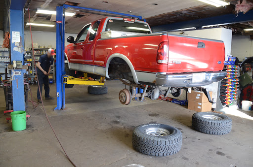 Auto Repair Shop «Master Auto Repair», reviews and photos, 206 Vandalia St, Collinsville, IL 62234, USA