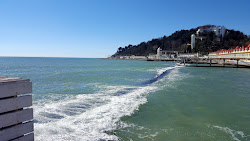 Photo de Osvod beach protégé par des falaises