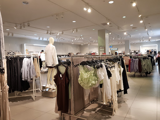 Clothing Store «H&M», reviews and photos, 8518 Fenton St, Silver Spring, MD 20910, USA
