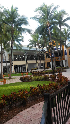 Movie Theater «AMC Sunset Place 24», reviews and photos, 5701 Sunset Dr #300, South Miami, FL 33143, USA