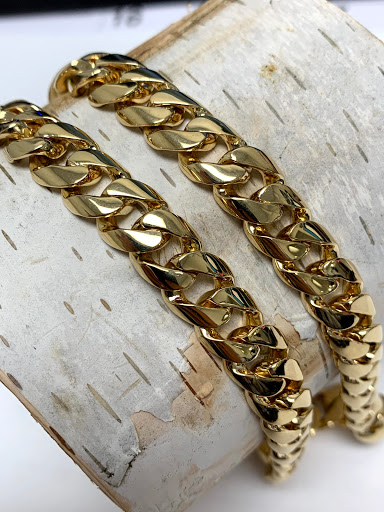 Jewelry Store «Edward Warren Jewelers», reviews and photos, 1610 Cross Creeks Blvd, Pickerington, OH 43147, USA