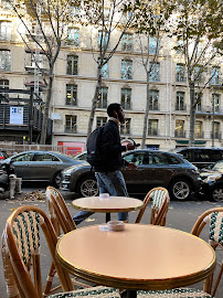 Atmosphère du Restaurant Brasserie Pastis à Paris - n°7