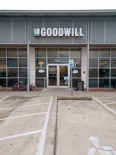 Thrift Store «Goodwill Central Texas - Lakeway», reviews and photos, 1901 RR 620 South, Lakeway, TX 78734, USA