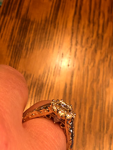 Jewelry Store «Rogers & Hollands Jewelers», reviews and photos, 1352 Mall Loop Dr, Joliet, IL 60431, USA