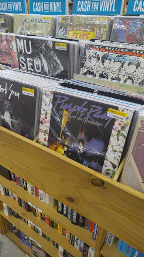 Book Store «Half Price Books», reviews and photos, 1328 Butterfield Rd, Downers Grove, IL 60515, USA