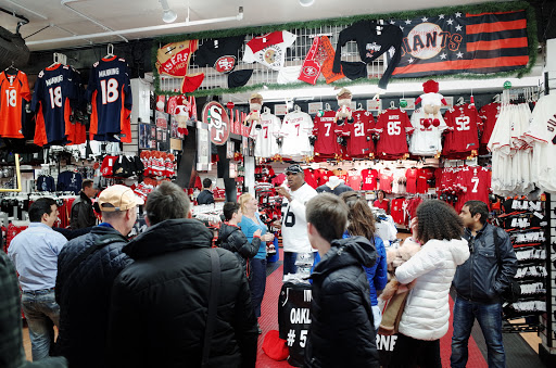 Sportswear Store «College Shop», reviews and photos, 2 Beach St, San Francisco, CA 94133, USA