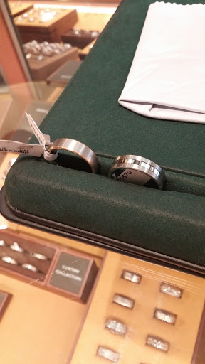 Jeweler «Fey & Co Jewelers», reviews and photos, 758 W North Ave, Chicago, IL 60610, USA