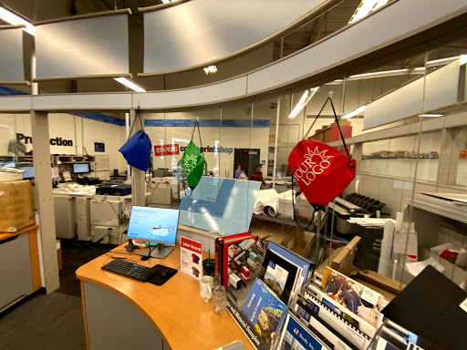 Office Supply Store «Staples», reviews and photos, 547 River Rd, Edgewater, NJ 07020, USA