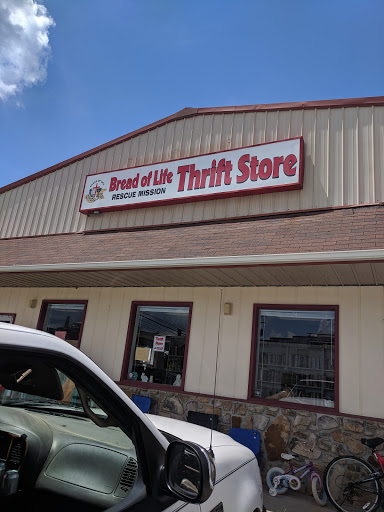 Thrift Store «Bread of Life Thrift Store», reviews and photos, 356 West Ave, Crossville, TN 38555, USA
