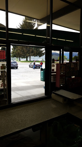 Grocery Store «Red Apple Markets», reviews and photos, 310 W Manson Hwy, Chelan, WA 98816, USA