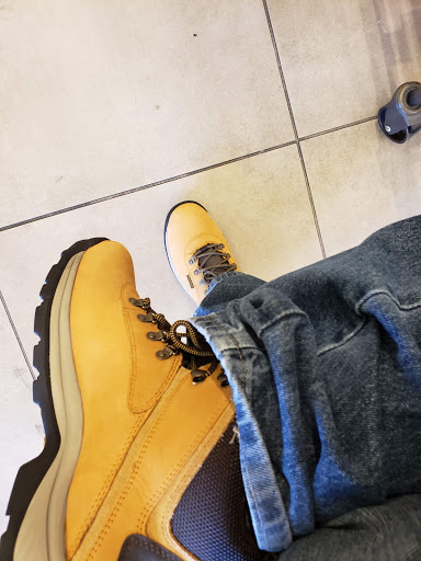 Shoe Store «DSW Designer Shoe Warehouse», reviews and photos, 1302 Apalachee Pkwy, Tallahassee, FL 32301, USA