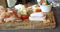 Charcuterie du Restaurant de fondues Le Monchu Restaurant Savoyard à Chamonix à Chamonix-Mont-Blanc - n°7