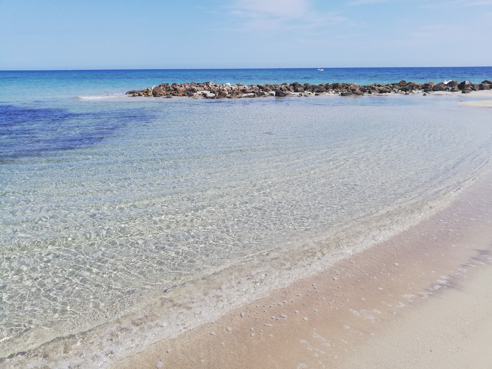 Photo de Cesine beach II avec un niveau de propreté de sale