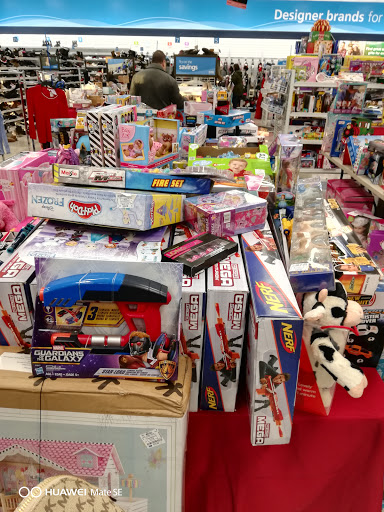 Clothing Store «Ross Dress for Less», reviews and photos, 1301 N Lewis Ave, Waukegan, IL 60085, USA