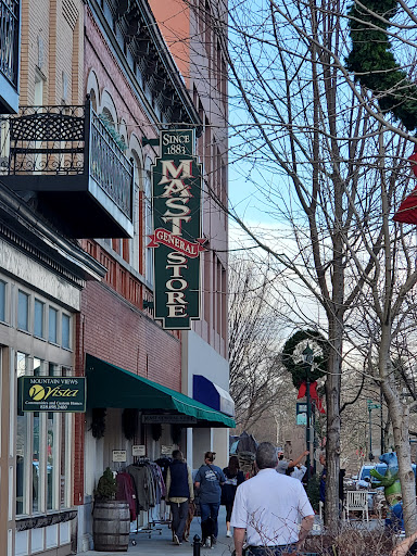 General Store «Mast General Store Hendersonville», reviews and photos, 527 N Main St, Hendersonville, NC 28792, USA