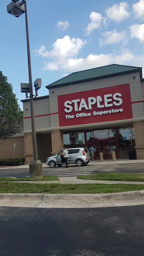 Office Supply Store «Staples», reviews and photos, 1950 W State Rd 426, Oviedo, FL 32765, USA