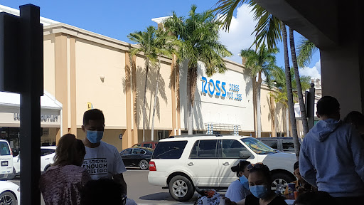 Shopping Mall «Southport Shopping Center», reviews and photos, 1303 SE 17th St, Fort Lauderdale, FL 33316, USA