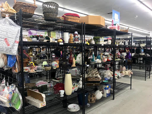 Thrift Store «Guadalupe & Rural Goodwill Goodwill Retail Store & Donation Center», reviews and photos, 805 E Guadalupe Rd, Tempe, AZ 85283, USA