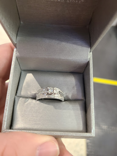 Jewelry Store «Zales - The Diamond Store», reviews and photos, 1665 State Hill Rd k-1, Wyomissing, PA 19610, USA