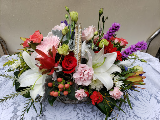 Florist «Flowers By Renia & Gifts», reviews and photos, 6404 Fresh Pond Rd, Flushing, NY 11385, USA