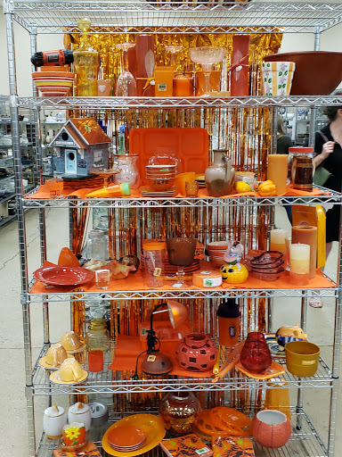 Thrift Store «Goodwill Store & Donation Center», reviews and photos, 675 W North Ave, Elmhurst, IL 60126, USA