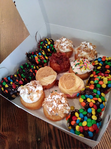 Donut Shop «Mini Doughnut Factory», reviews and photos, 2109 S Dale Mabry Hwy, Tampa, FL 33629, USA