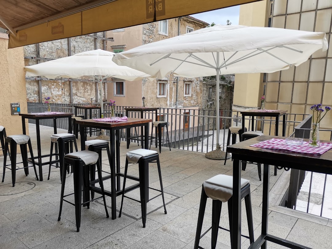 Bar Bar