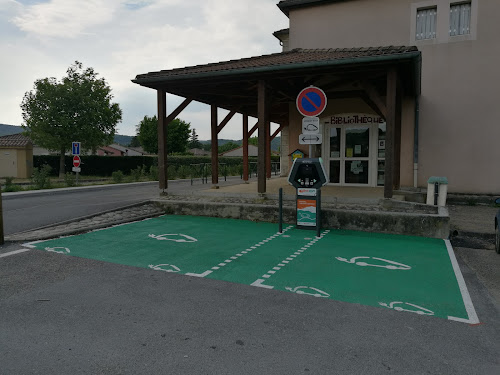 Borne de recharge de véhicules électriques Réseau eborn Station de recharge Vogüé