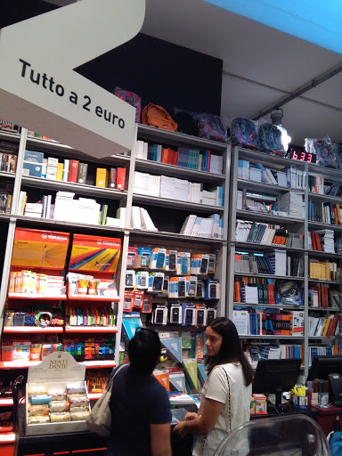 Libreria Libraccio Milano - Via Candiani