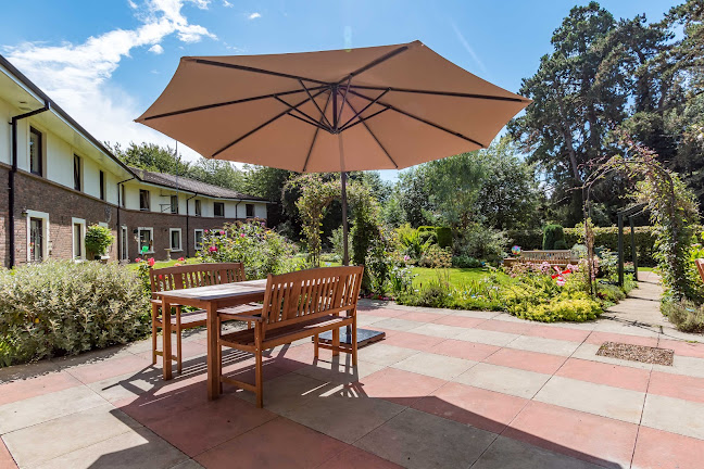Barchester - Collingtree Park Care Home - Retirement home