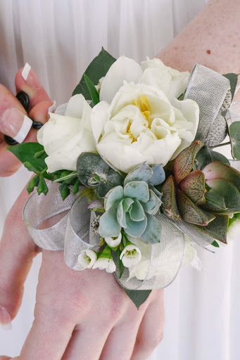 Florist «Bates Flowers by DZyne», reviews and photos, 813 4th Ave, Grinnell, IA 50112, USA