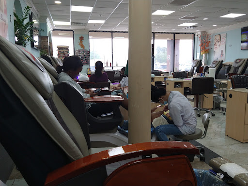 Shopping Mall «Tree Trail Village Shopping Ctr», reviews and photos, 1250 Tech Dr, Norcross, GA 30044, USA