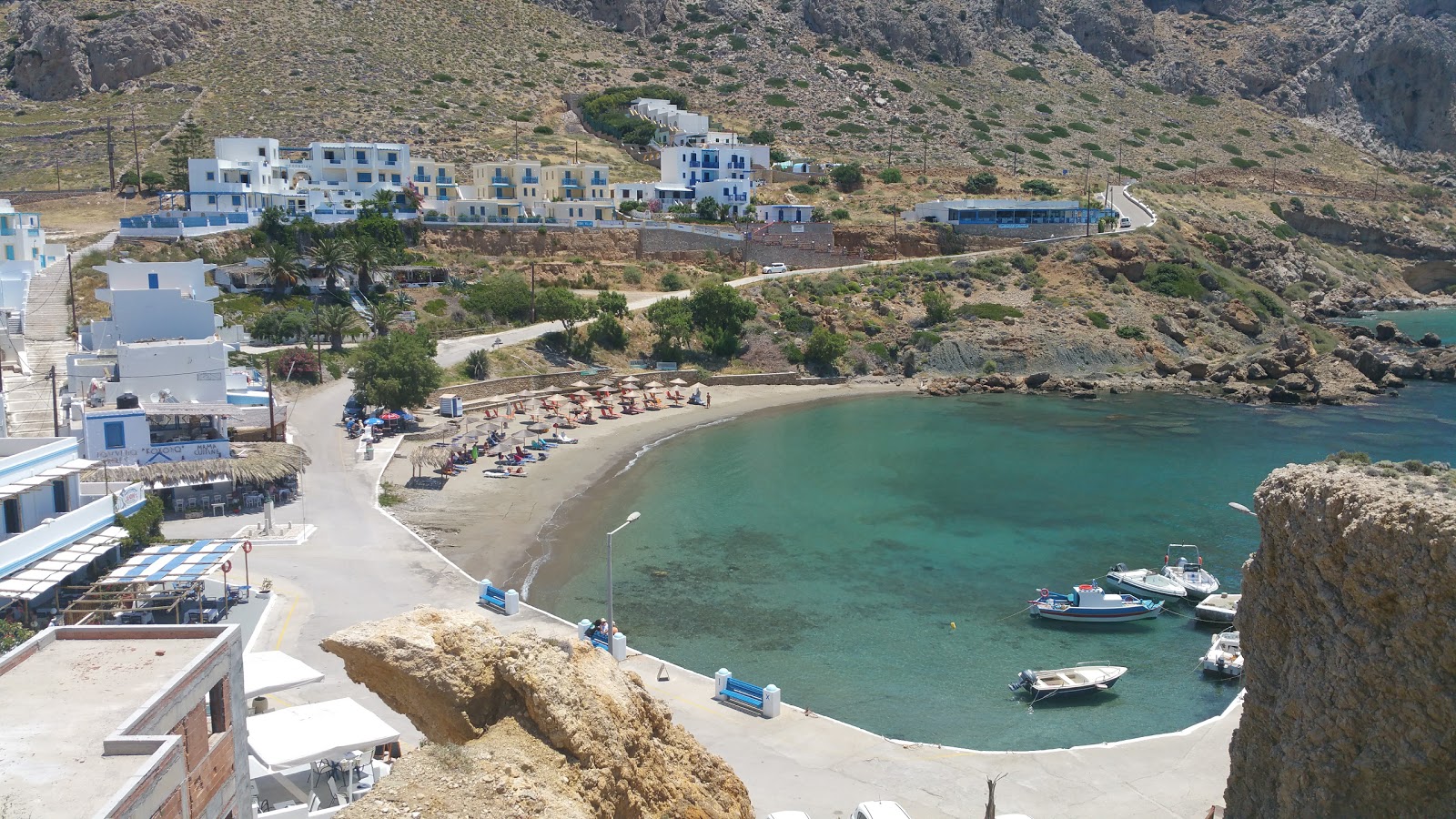 Foto van Finiki beach met kleine baai