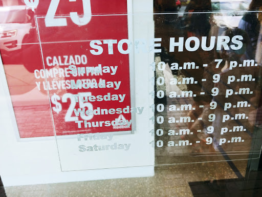 Shoe Store «Reebok Outlet», reviews and photos, 15789 S Apopka Vineland Rd, Orlando, FL 32821, USA